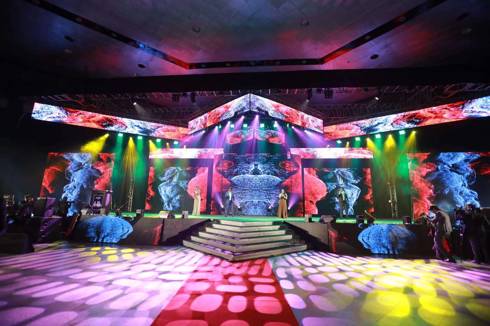 LED透明显示屏 LED透明显示屏